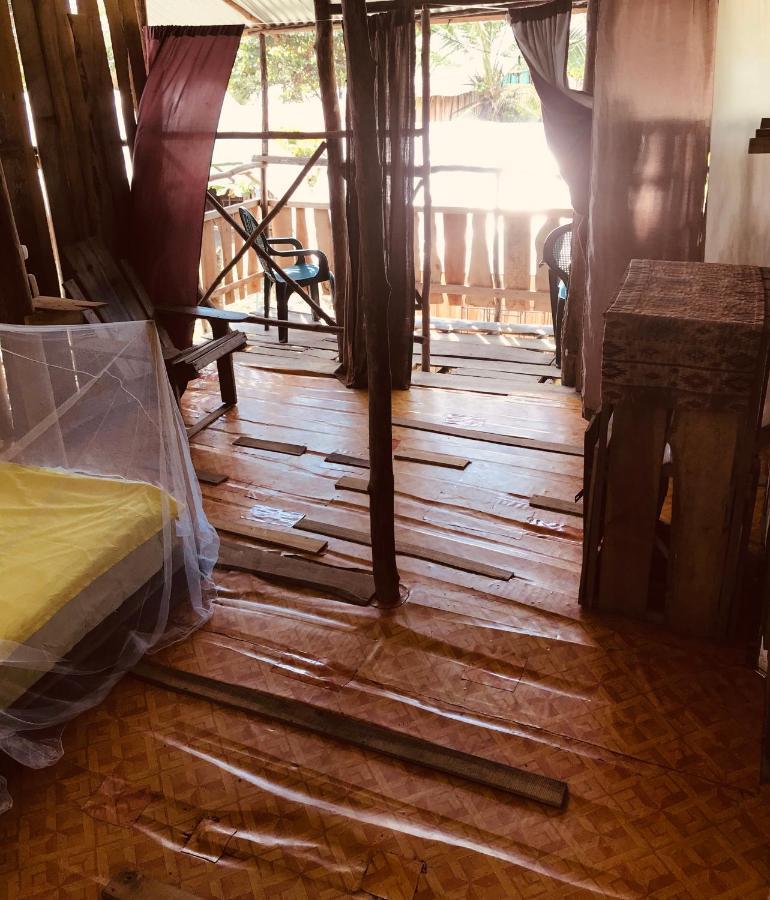Miguel Surf Camp Otel Quepos Dış mekan fotoğraf