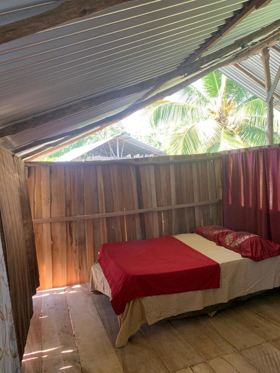 Miguel Surf Camp Otel Quepos Dış mekan fotoğraf