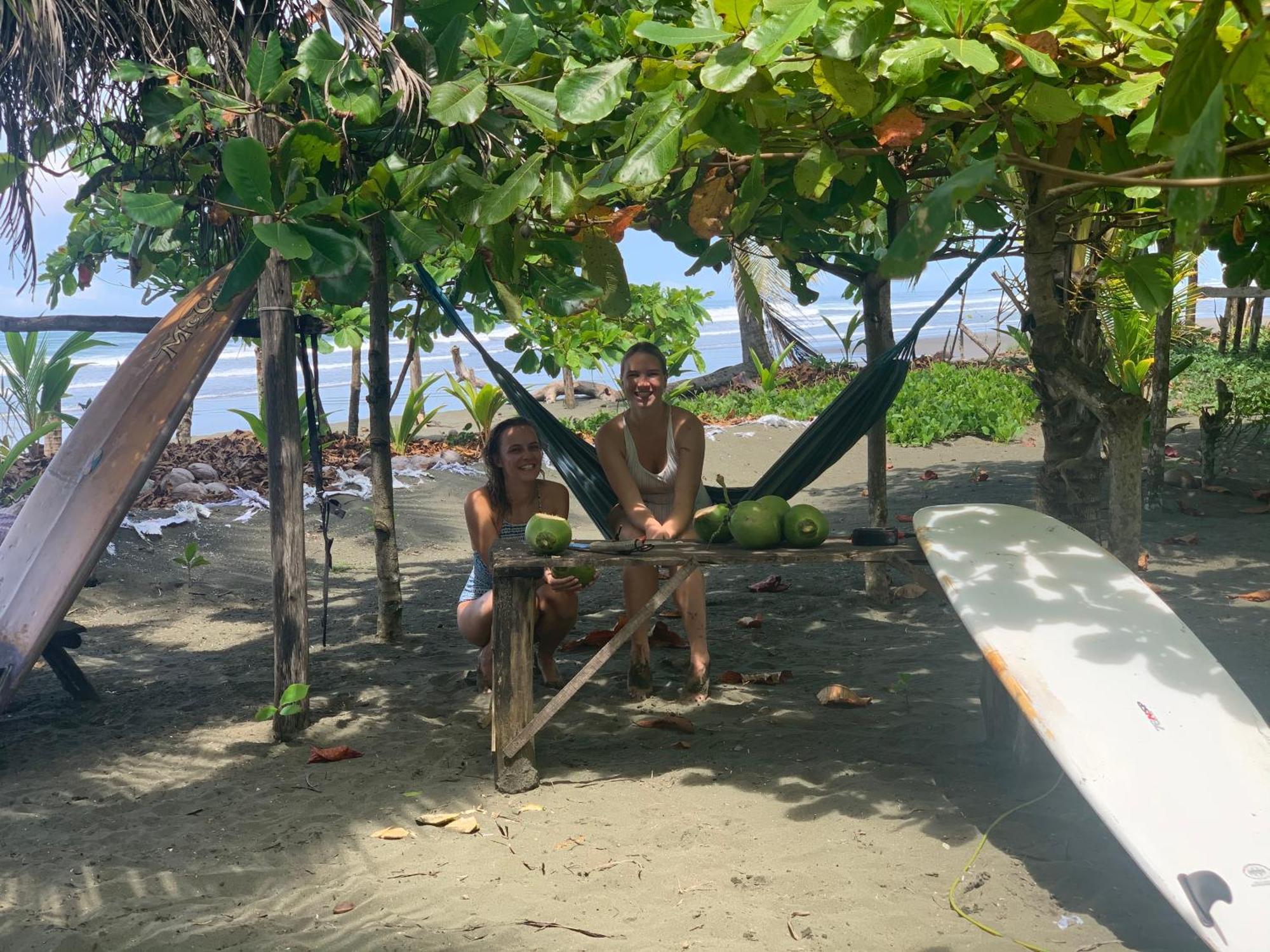 Miguel Surf Camp Otel Quepos Dış mekan fotoğraf
