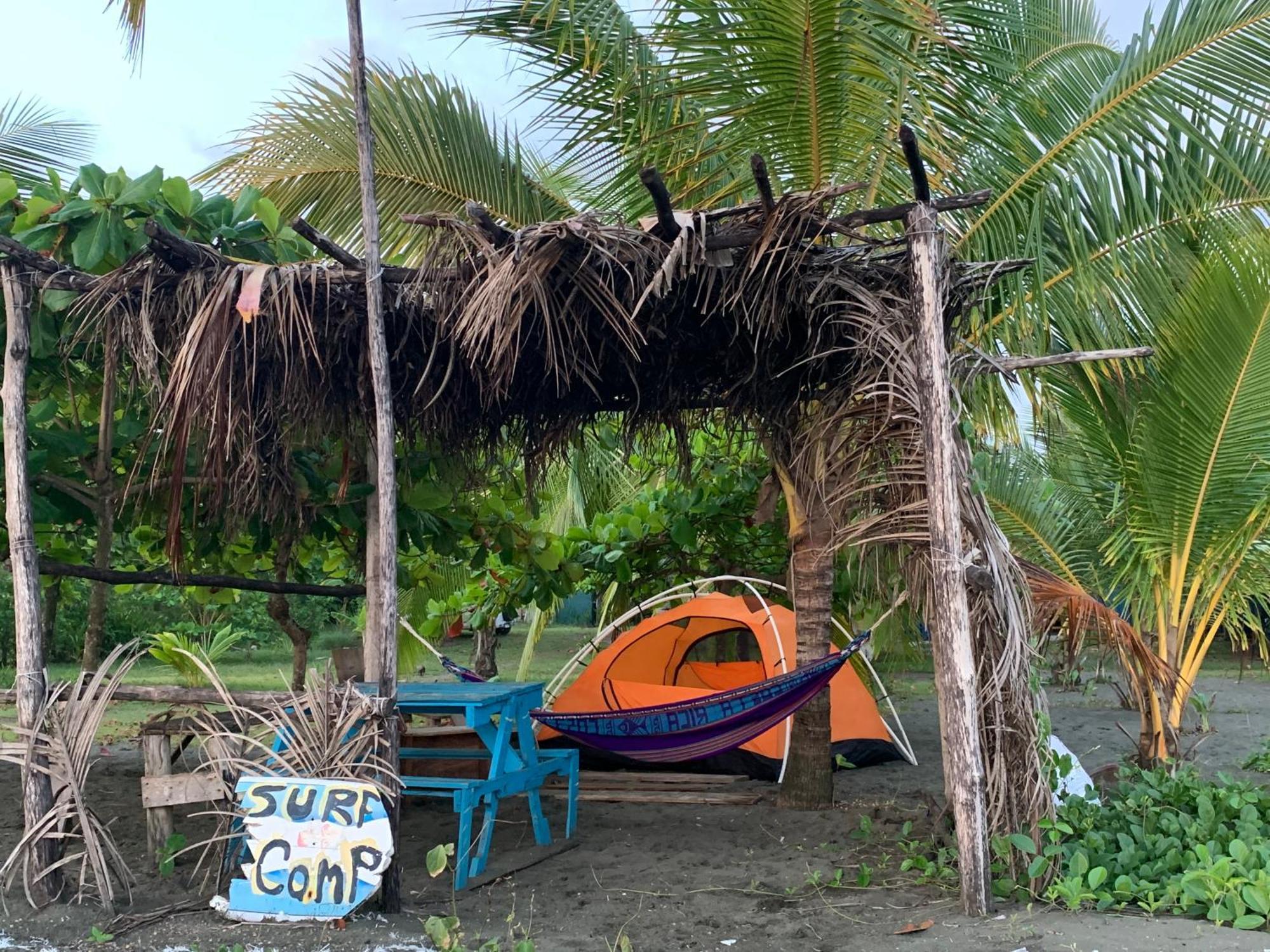 Miguel Surf Camp Otel Quepos Dış mekan fotoğraf